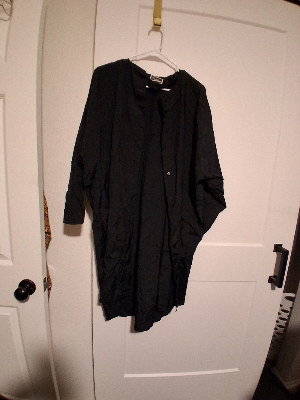 Black Lightweight Longline Button Down Salon Smock